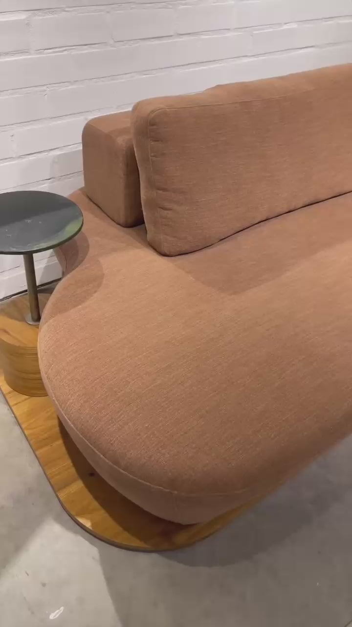 Sofá Orgânico Buzz com Mesa Lateral